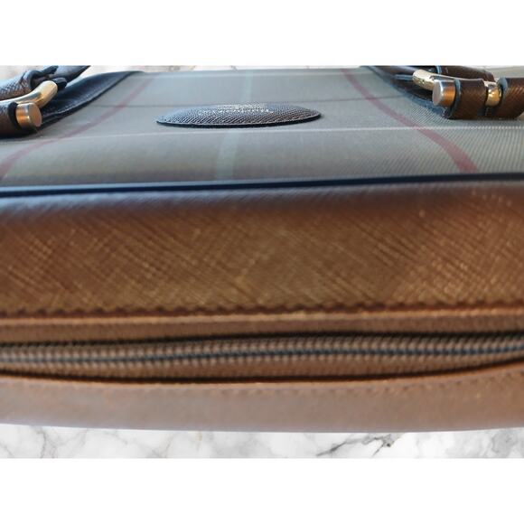 Burberry Khaki Vintage Boston Mini Handbag - Picture 14 of 16